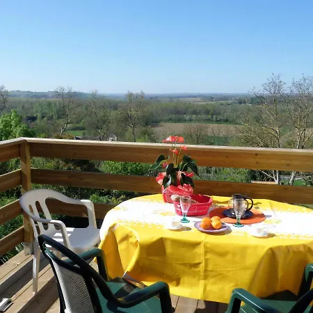 Le Marquisat Hotel *