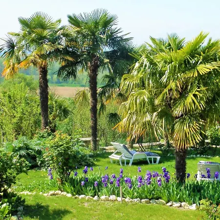 Le Marquisat Hotel *